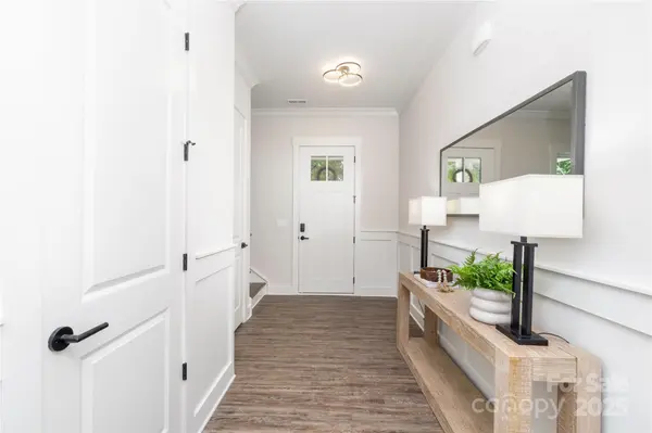 3884 12th ST NE, Hickory, NC 28601