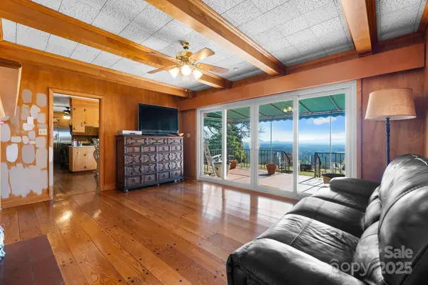 1045 Cajah Mountain RD, Hudson, NC 28638