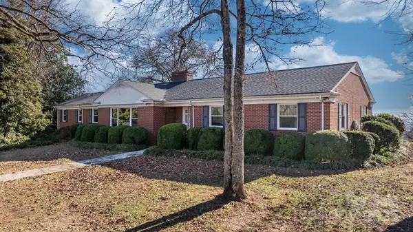 1045 Cajah Mountain RD, Hudson, NC 28638