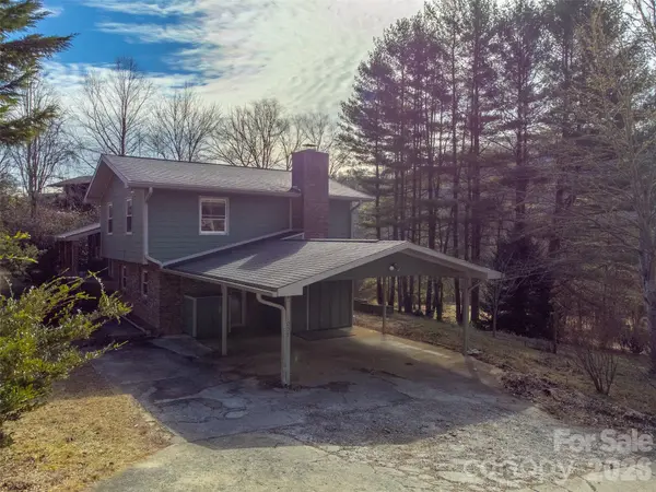1037 N Country Club DR, Cullowhee, NC 28723