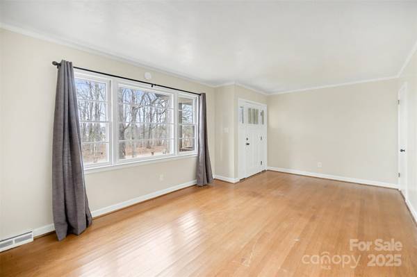 1035 Timberlane DR, Lincolnton, NC 28092