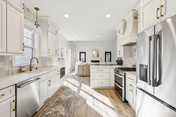 7534 Thorn Creek LN, Tega Cay, SC 29708