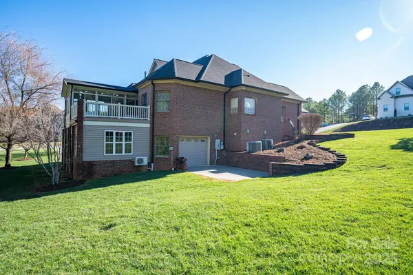150 Gunpowder View CIR, Granite Falls, NC 28630