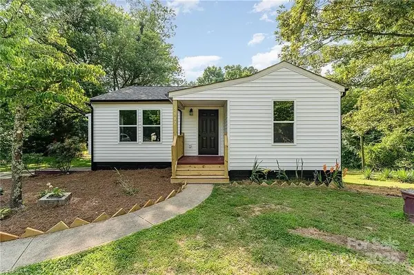 5582 Davis RD, Walkertown, NC 27051