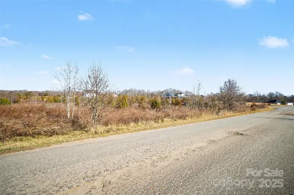 107 Mouzon LN, Statesville, NC 28625