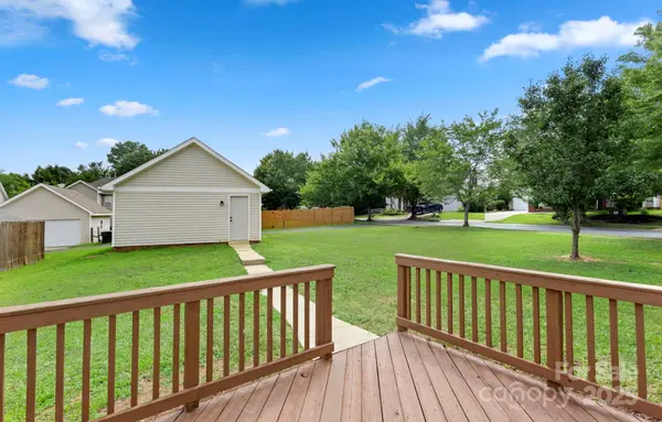 7621 Rolling Meadows LN, Huntersville, NC 28078