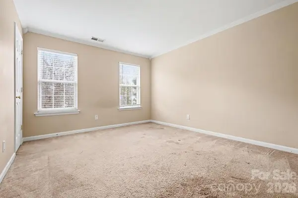 8725 Holly Creek CT, Charlotte, NC 28216