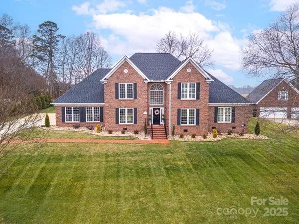 3578 Savannah LN, Claremont, NC 28610