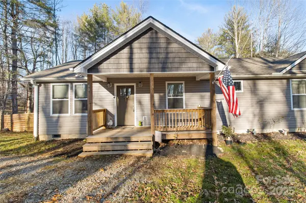 60 Oakwood DR #039, Horse Shoe, NC 28792