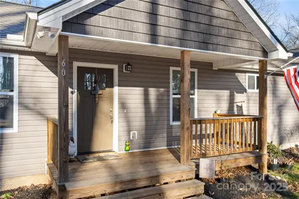 60 Oakwood DR #039, Horse Shoe, NC 28792