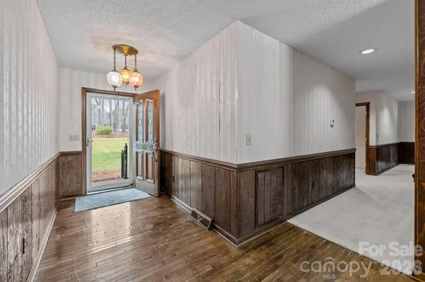8420 Catawba Cove DR, Belmont, NC 28012