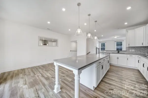 4202 Alexander View DR, Charlotte, NC 28226
