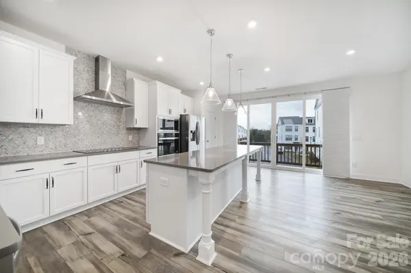 4202 Alexander View DR, Charlotte, NC 28226