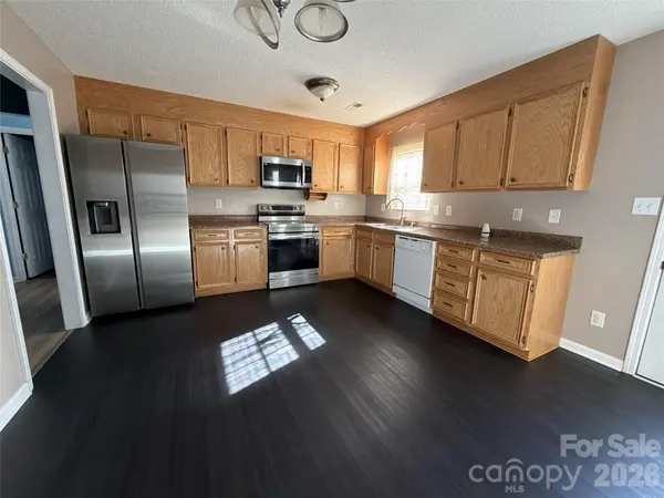 308 Springhill LN, Maiden, NC 28650