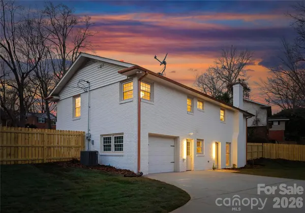 2333 Wensley DR, Charlotte, NC 28210