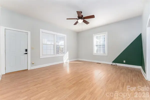 20 1st ST, Marion, NC 28752