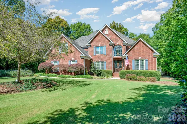400 Foxglove LN, Indian Trail, NC 28079