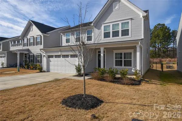 3050 Streamside DR, Davidson, NC 28036