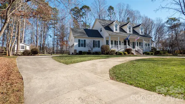 230 Hideaway LN, Mooresville, NC 28117