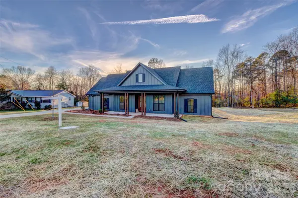 318 Harbor View DR #45, Cherryville, NC 28021