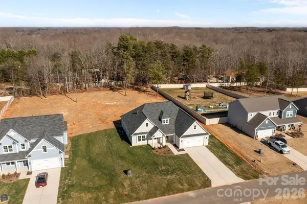 113 Brooke Forest CT, Mooresville, NC 28115