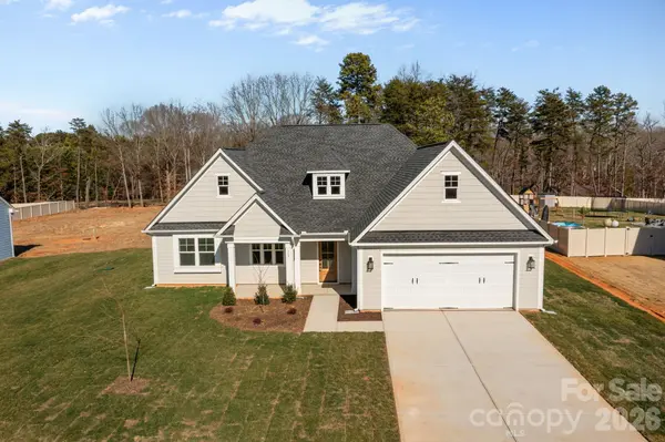 113 Brooke Forest CT, Mooresville, NC 28115