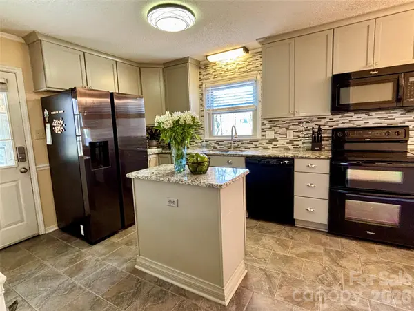 209 Cottonwood DR, Mount Holly, NC 28120