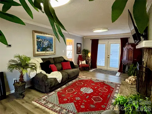 209 Cottonwood DR, Mount Holly, NC 28120