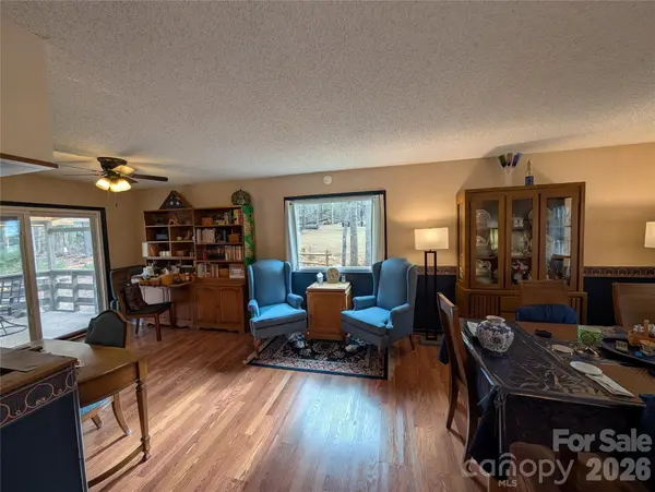 43 Deer Run DR, Asheville, NC 28803