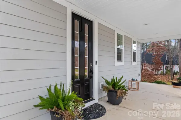3227 Cape Fox CT, Denver, NC 28037