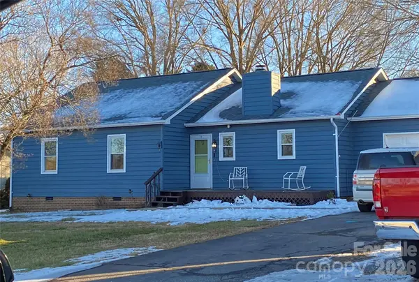 72 Pleasant Garden DR, Taylorsville, NC 28681