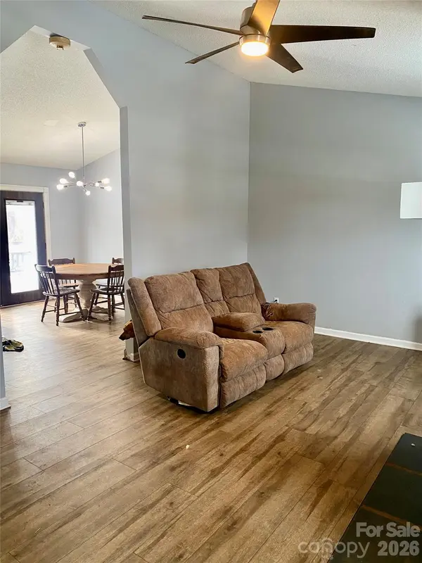 72 Pleasant Garden DR, Taylorsville, NC 28681