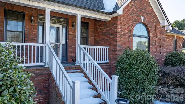 1925 Cordia CIR, Newton, NC 28658