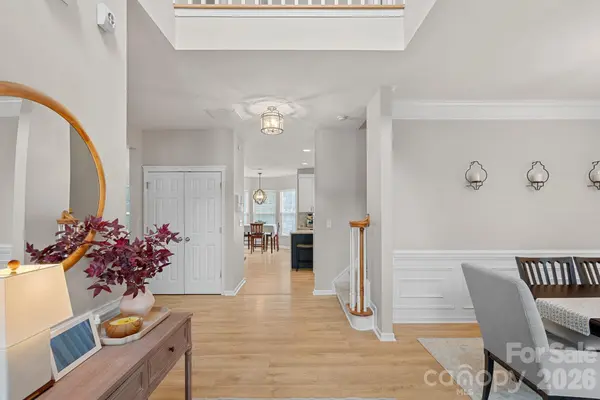 5710 Kirkwynd Commons DR, Charlotte, NC 28278