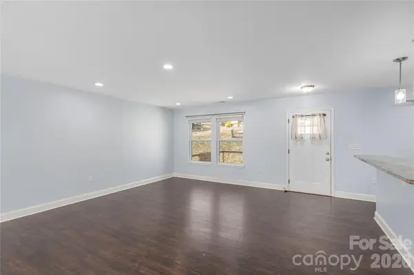 113 Tail Feather LN, Candler, NC 28715