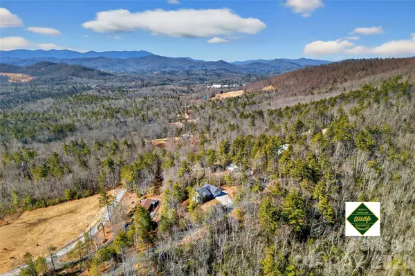 111 Wipprecht DR, Spruce Pine, NC 28777