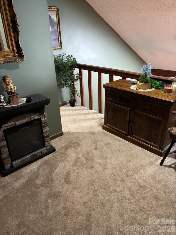 5 Creekside DR, Maggie Valley, NC 28751