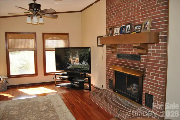 816 Avondale RD, Gastonia, NC 28054