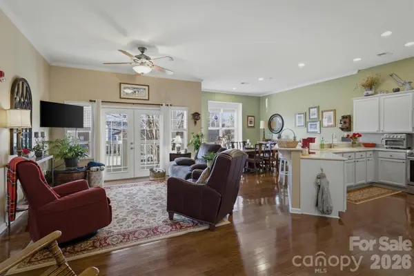 406B E Union ST, Morganton, NC 28655