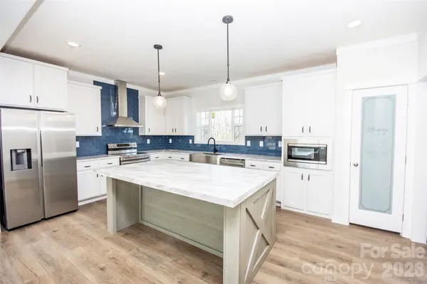 509 Eagle Mills RD, Hamptonville, NC 27020