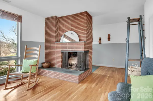 17 Swindale ST, Asheville, NC 28801