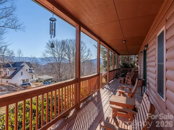 129 Hoosier CT, Lake Junaluska, NC 28745