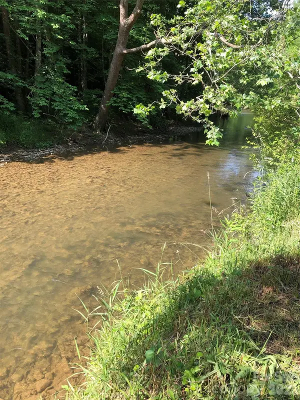 676 Big Helton RD #2, Grassy Creek, NC 28631
