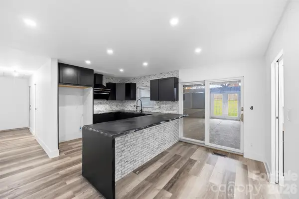 157 Downey Lake RD, Dallas, NC 28034