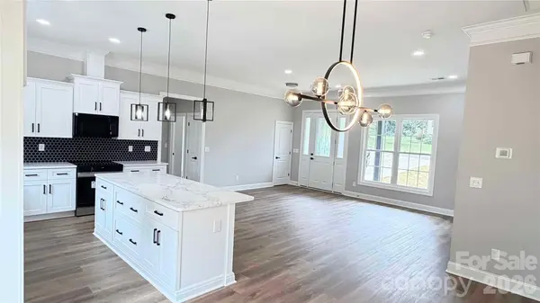 7219 Wanda Vista LN, Pfafftown, NC 27040