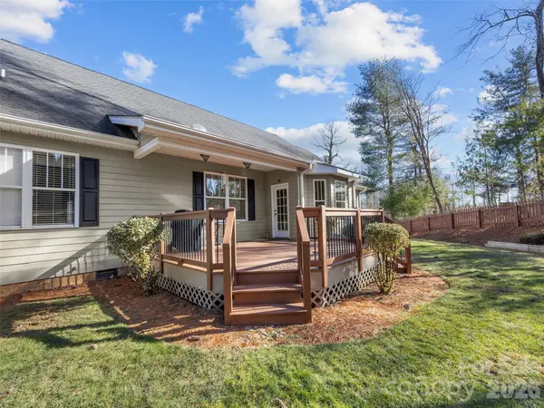 188 Solomons Cove RD, Flat Rock, NC 28731