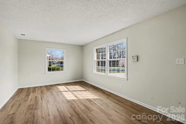 2200 Longdale DR, Charlotte, NC 28217