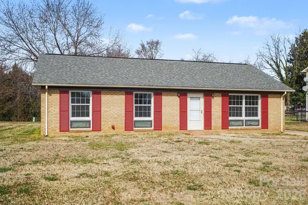 2200 Longdale DR, Charlotte, NC 28217