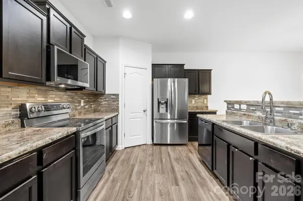 6307 Sydney Mae LN, Charlotte, NC 28262