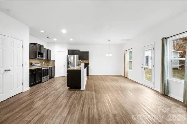 6307 Sydney Mae LN, Charlotte, NC 28262